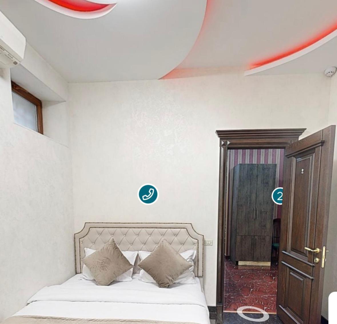 Royal Renaysance Hotel Yerevan Room photo